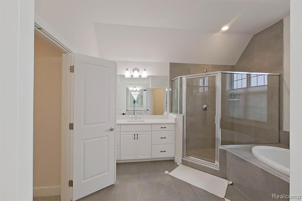 51060 LAUREL Park Drive, Canton, MI 48188 — Photo 46