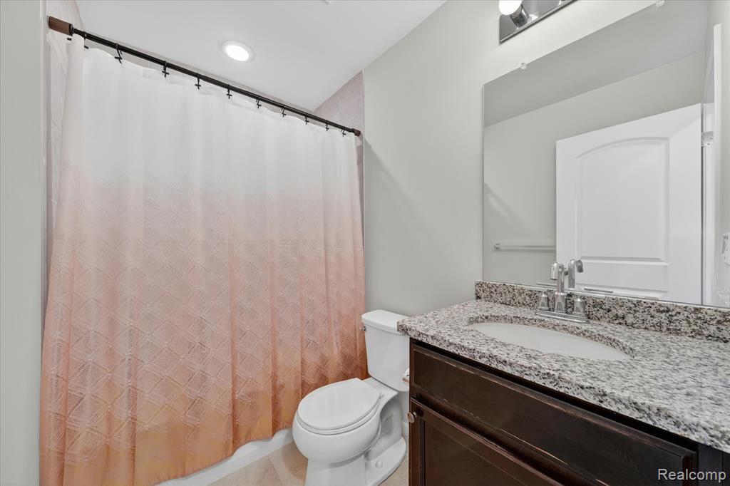 4876 E Ludlow Lane, Troy, MI 48085 — Photo 32