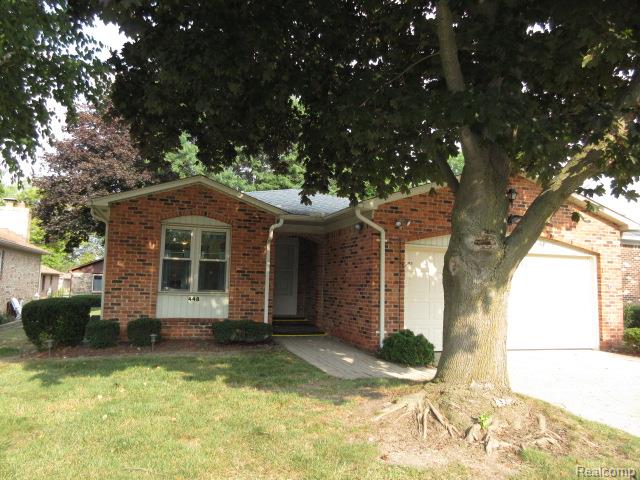 448 Sandehurst Drive, Grand Blanc, MI 48439