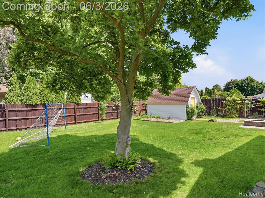 15693 Jennifer Drive, Macomb, MI 48044 — Photo 22