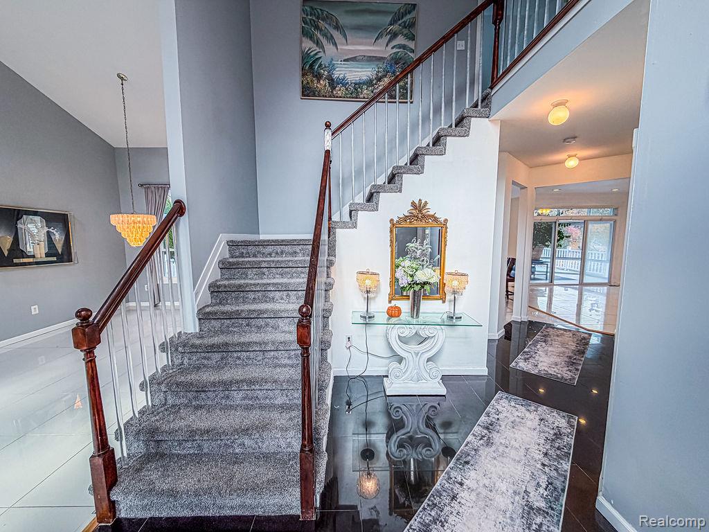 7240 Aaronway Drive, West Bloomfield, MI 48324 — Photo 25