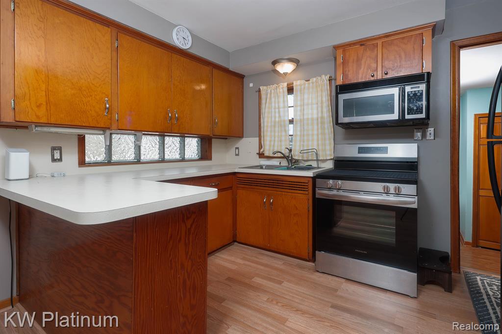 541 Cloverlawn Street, East China, MI — Photo 8