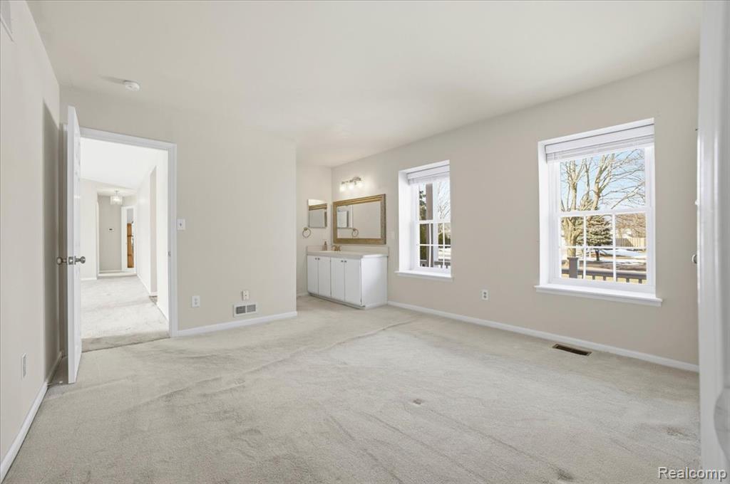 6042 Barker Avenue, Waterford, MI 48329 — Photo 19