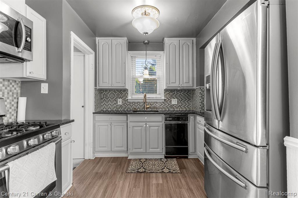 7505 PARK Avenue, Allen Park, MI 48101 — Photo 9