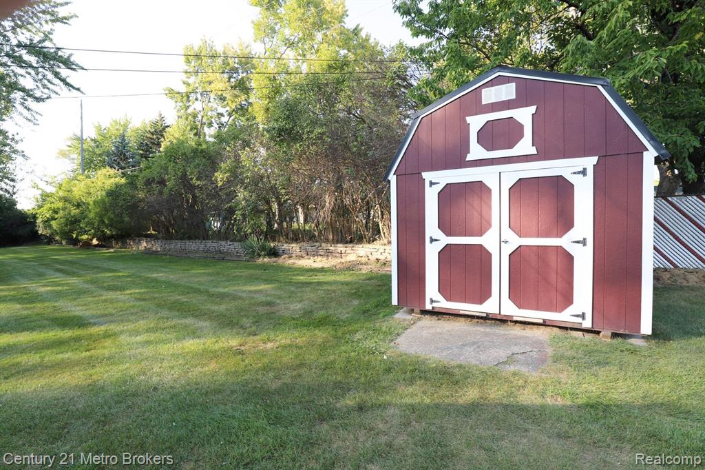 G-3366 W COURT Street, Flint, MI 48532 — Photo 25