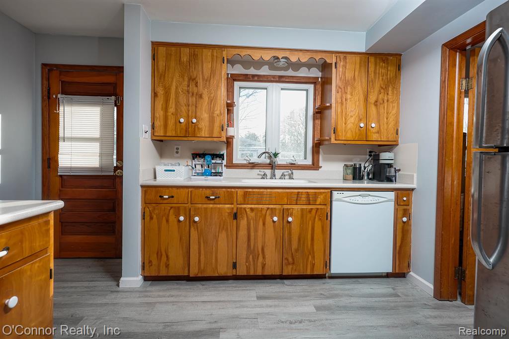 3178 Oakwood Drive, Port Huron, MI 48060 — Photo 10