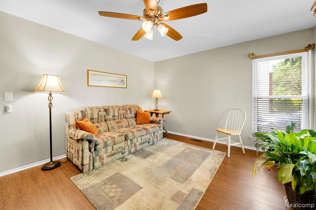 9721 MUELLER Street, Taylor, MI 48180 — Photo 6