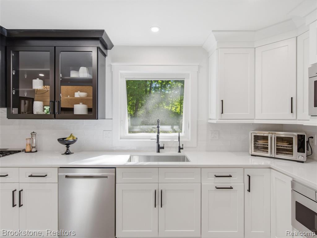 7450 Deerhill Drive, Clarkston, MI — Photo 18