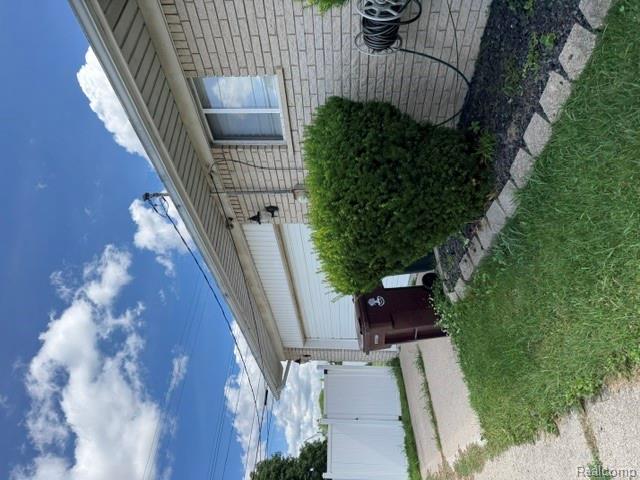8309 Potomac, Center Line, MI 48015 — Photo 2