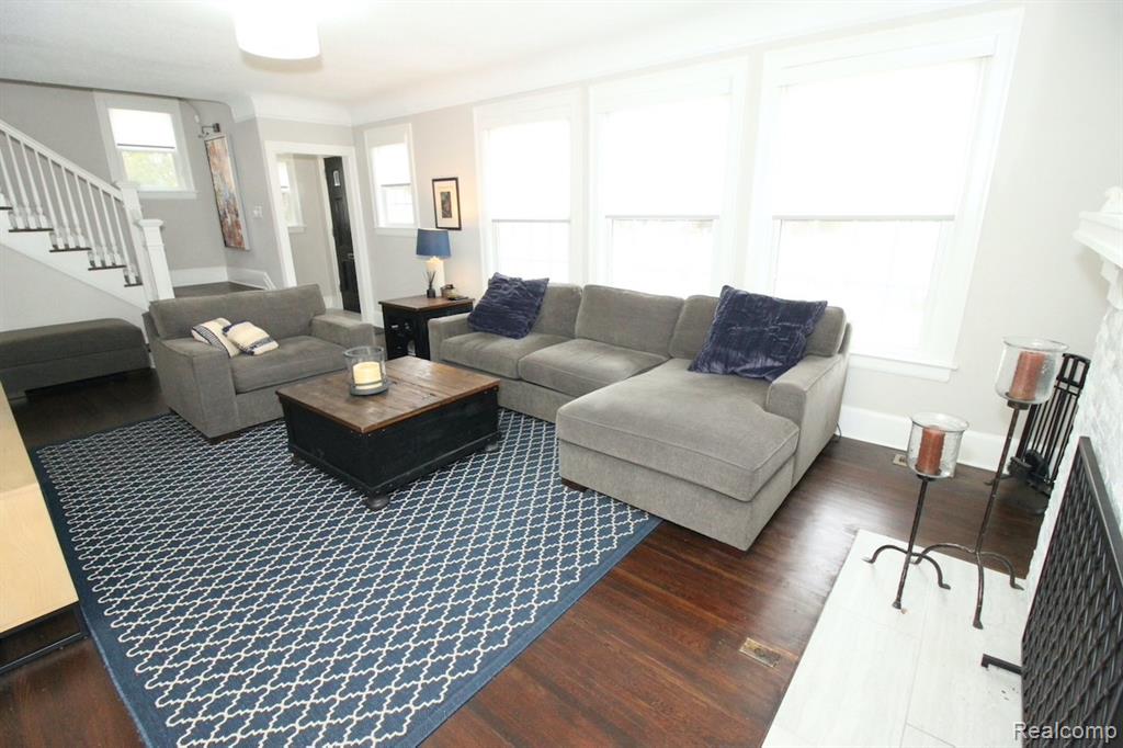 1383 Bishop Road, Grosse Pointe, MI 48230 — Photo 12