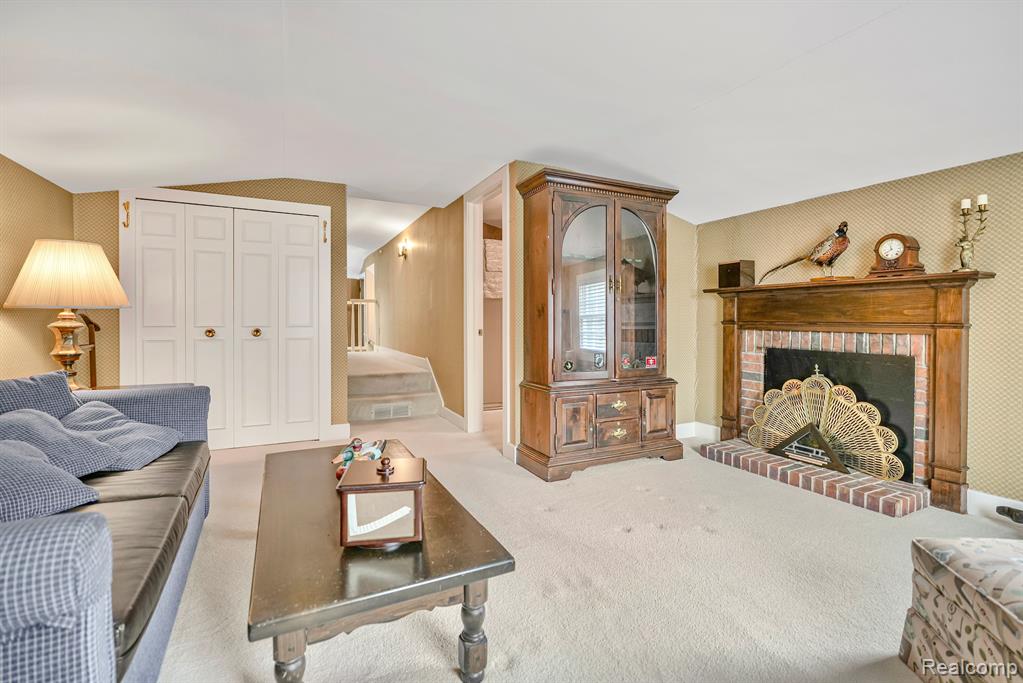 4304 Lapeer Road, Burton, MI 48509 — Photo 27