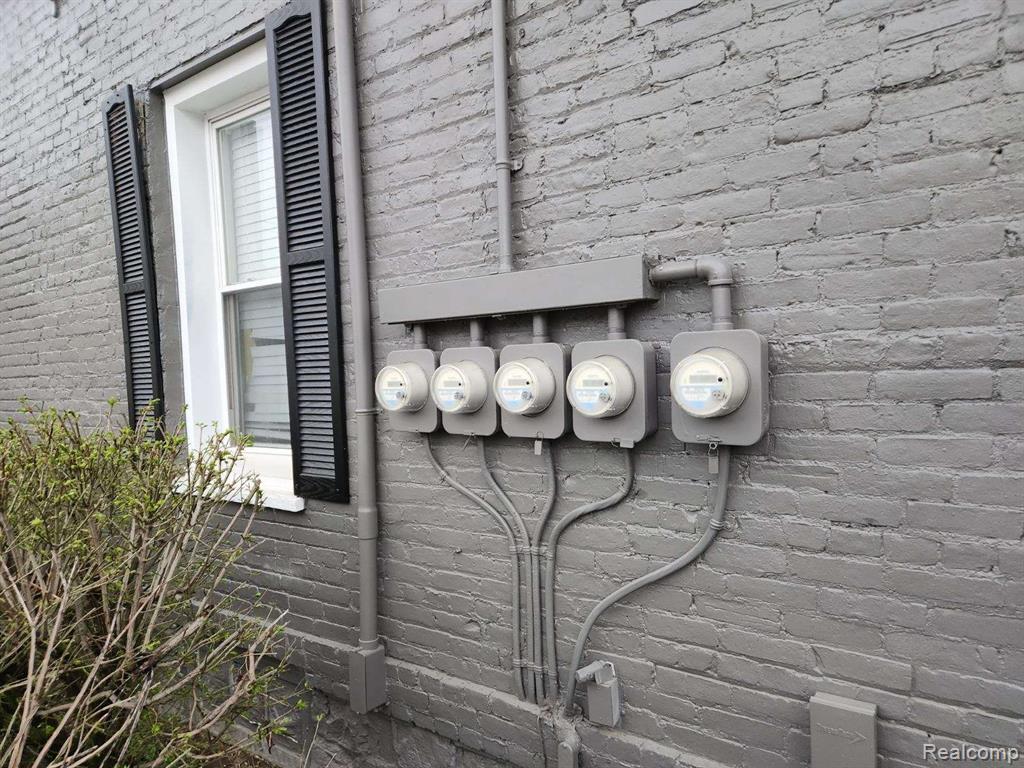 8 PONTIAC Street, Oxford, MI 48371 — Photo 4