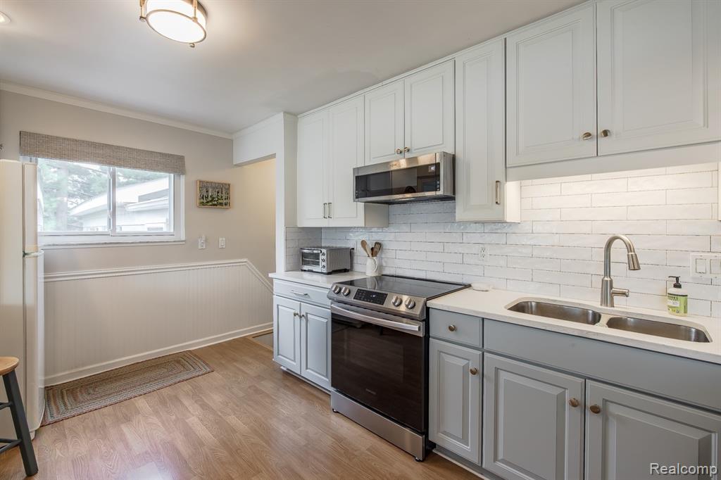 8701 Sherwood Drive, Davisburg, MI 48350 — Photo 11