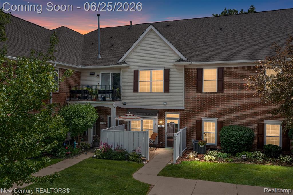 618 Belmonte Drive, A, Waterford, MI 48328 — front exterior