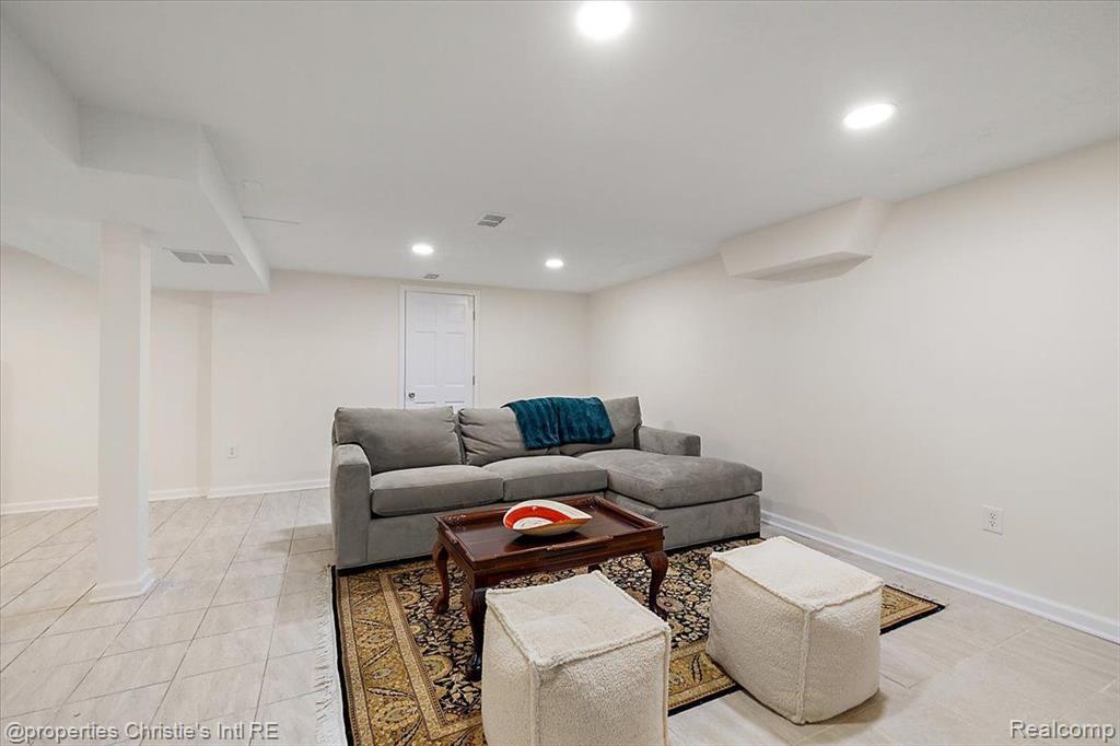 536 Middlesex Road, Grosse Pointe Park, MI 48230 — Photo 38