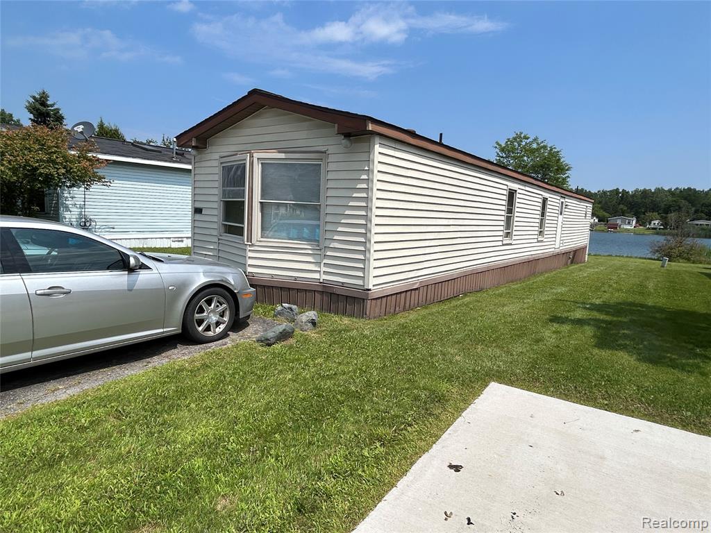 48582 Lakeview Circle, Shelby Twp, MI 48317 — Photo 3