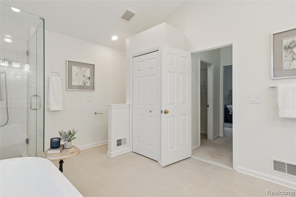 47691 Royal Pointe Drive, Canton, MI 48187 — Photo 42