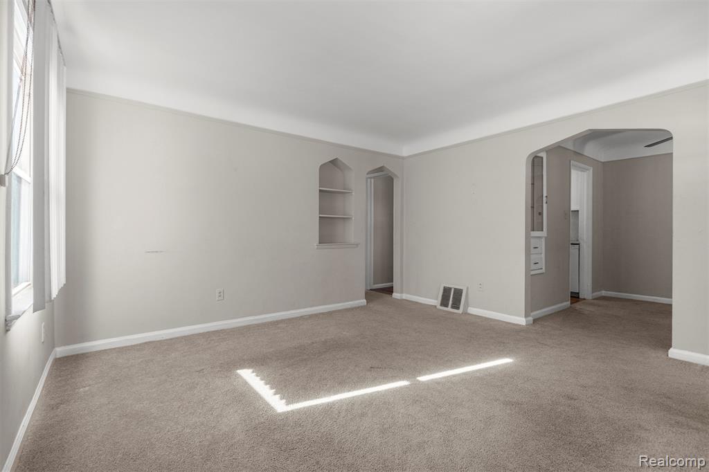 7521 N Silvery Lane, Dearborn Heights, MI 48127 — Photo 6
