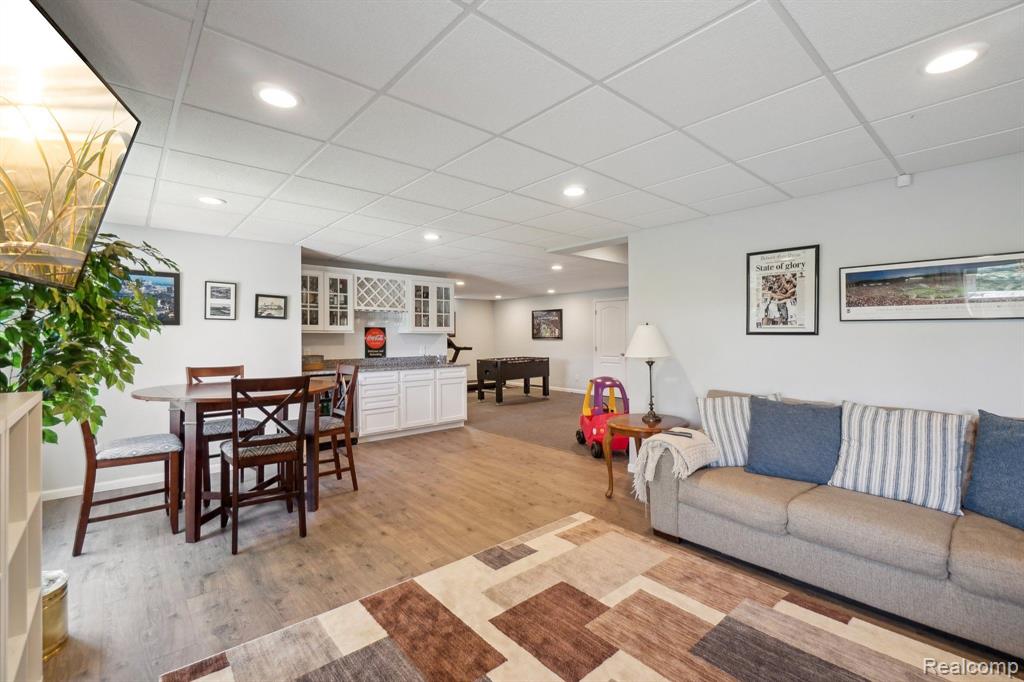 627 OLIVIA Drive, Milford, MI 48381 — Photo 27