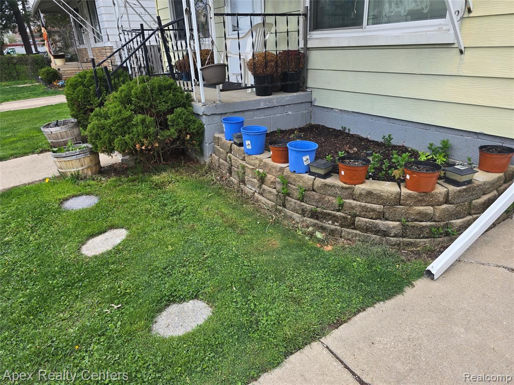 6320 Saint Marys Street, Detroit, MI 48228 — Photo 9