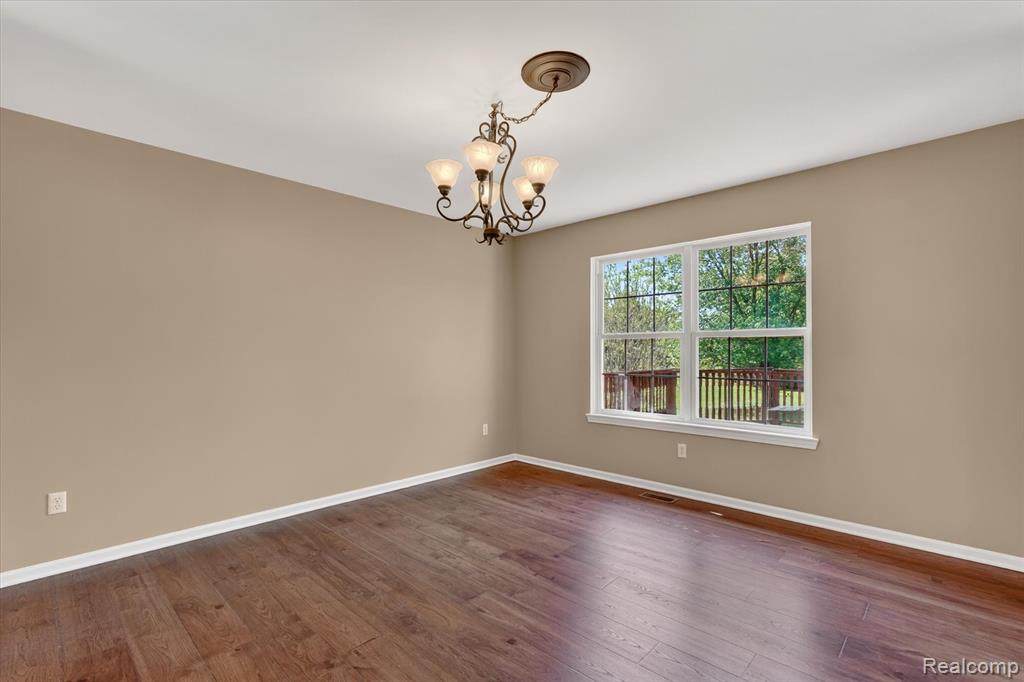 5195 Wyndham Place, Fenton, MI 48430 — Photo 9