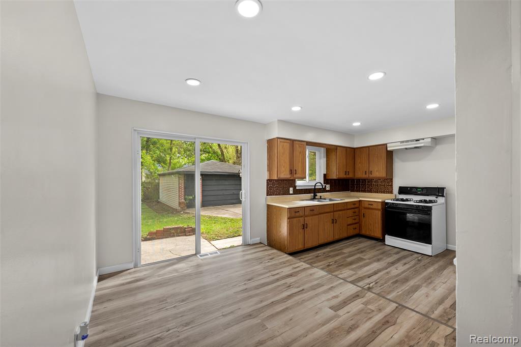 26027 Ross Street, Inkster, MI 48141 — Photo 8