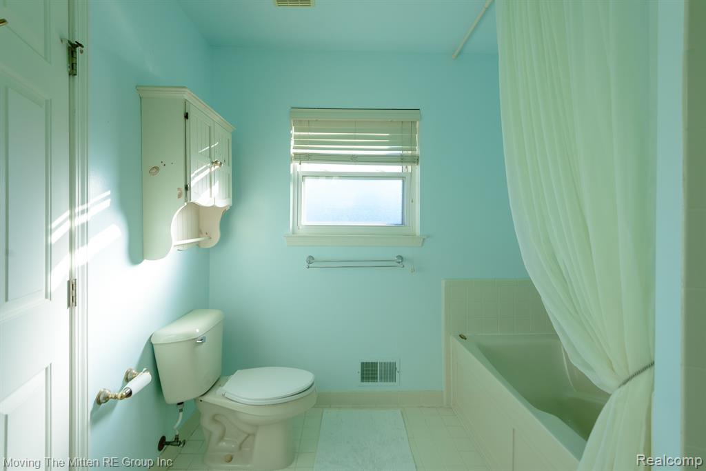 47663 Belmont Drive, Belleville, MI 48111 — Photo 21