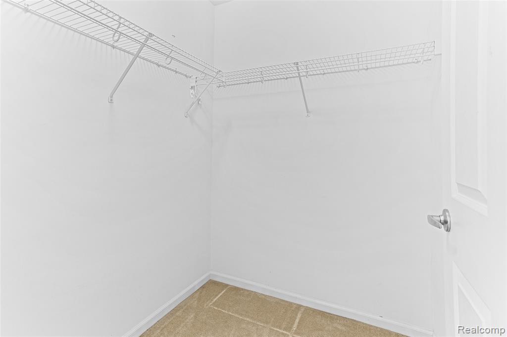 208 Amys Walk, Auburn Hills, MI 48326 — Photo 19