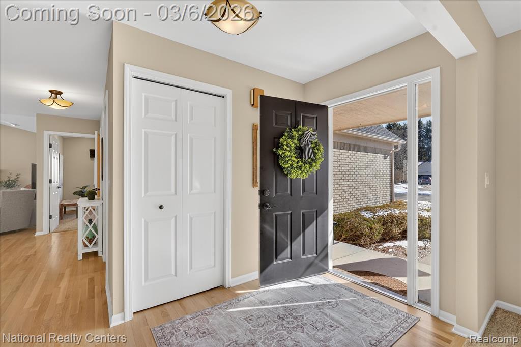 906 Meadowbrook Way, Milford, MI 48381 — Photo 4
