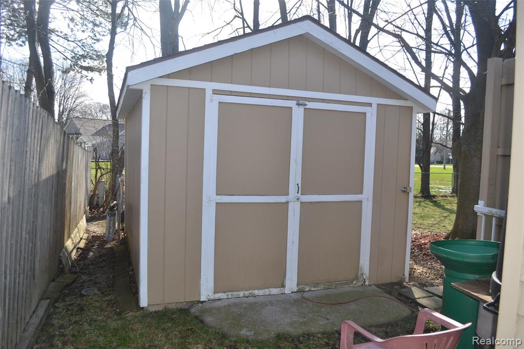 42428 Greenbrier Lane, Clinton Twp, MI 48038 — Photo 26