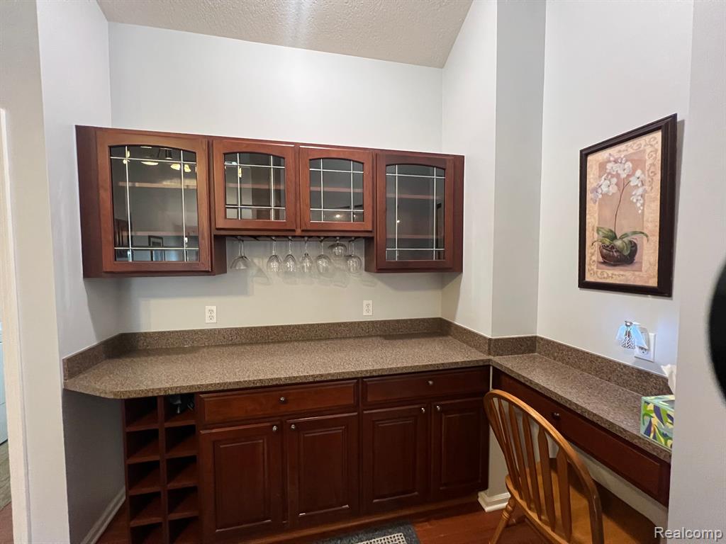 5546 PINEHURST Drive, 186, Trenton, MI 48183 — Photo 4