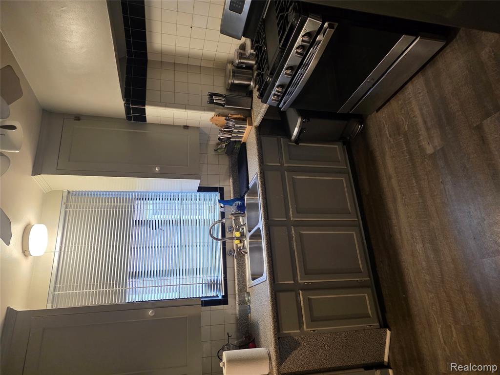 8074 Freda Street, Detroit, MI 48204 — Photo 4