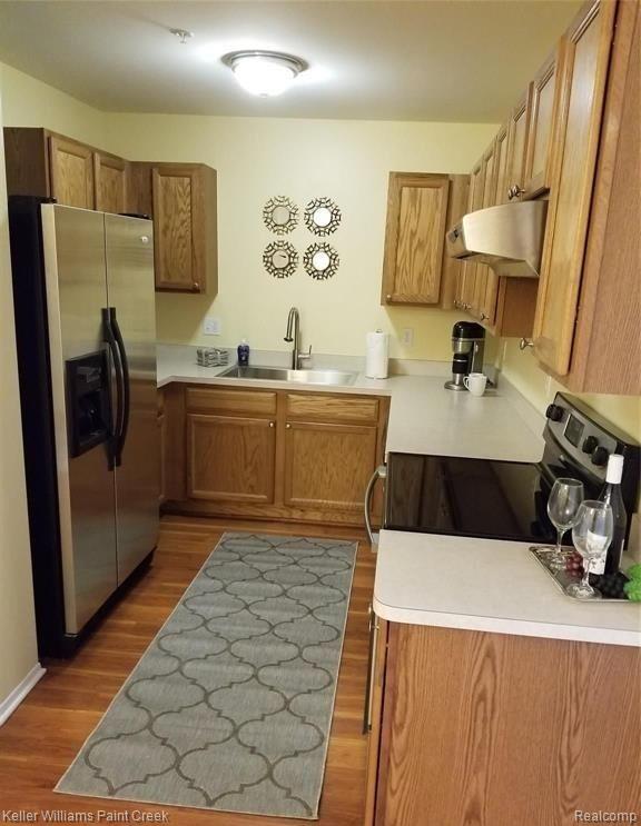 230 PARK GREEN Drive, Lake Orion, MI 48362 — Photo 4