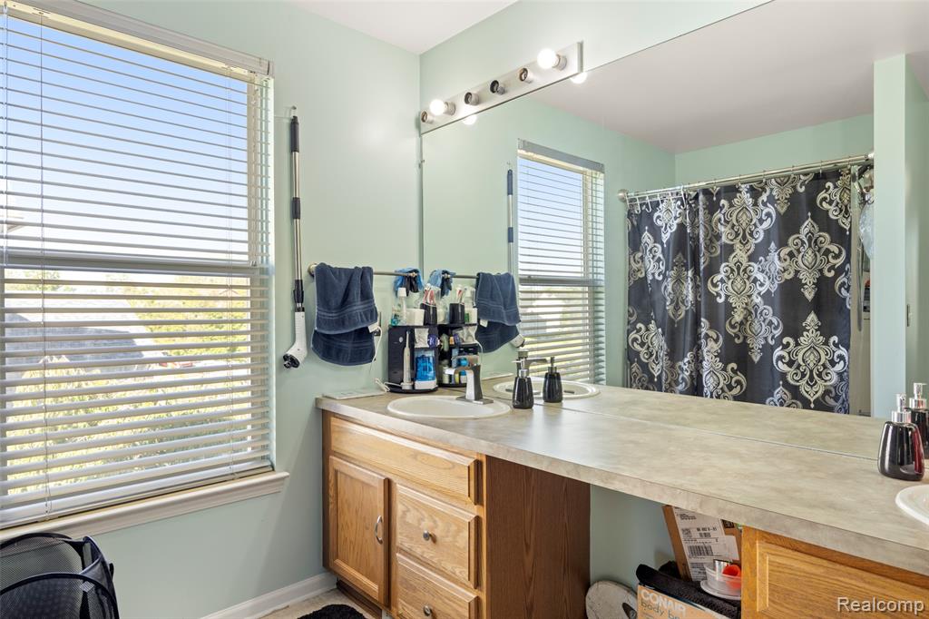 9778 Ravenshire Drive, Ypsilanti, MI 48198 — Photo 30