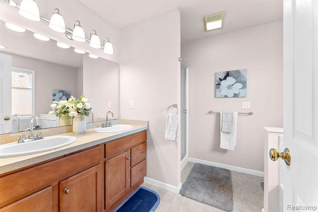 348 PEMBROKE Drive, Saline, MI 48176 — Photo 14