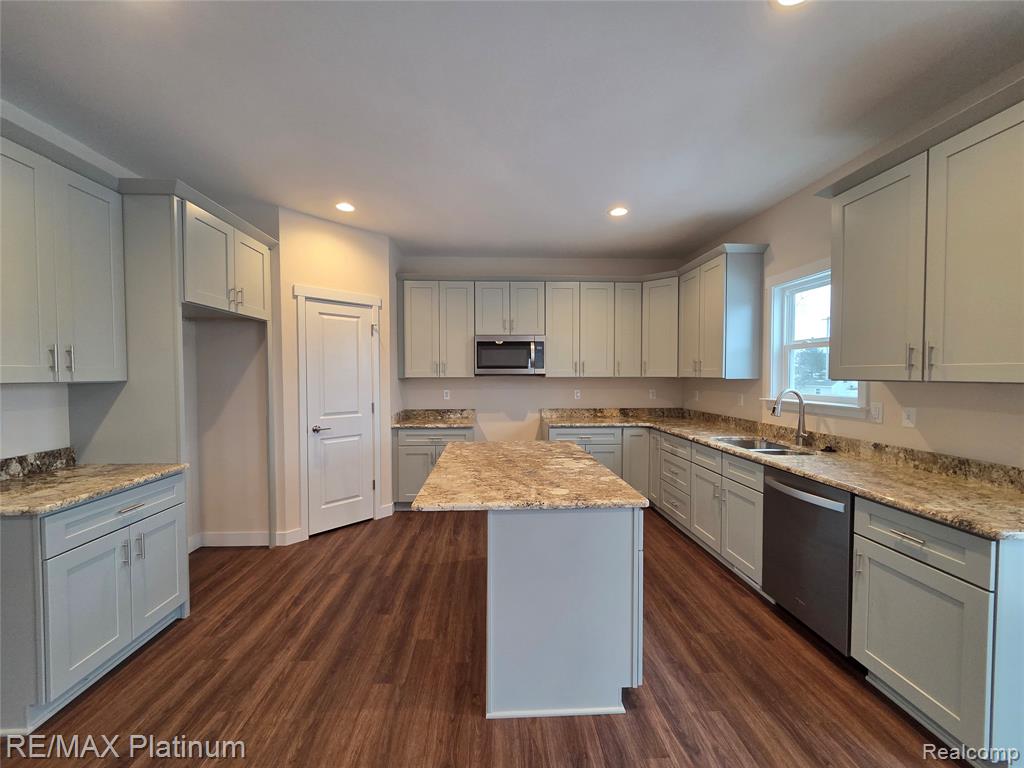 7484 SKYLAR Court, Swartz Creek, MI 48473 — Photo 5