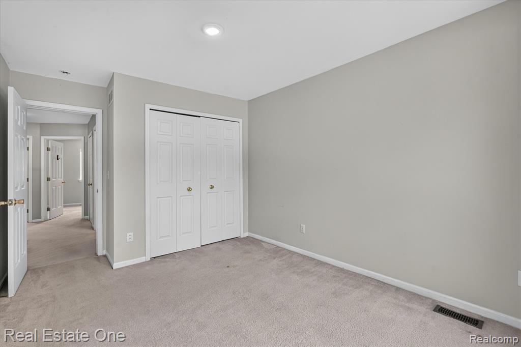 9610 Forest Ridge Drive, Clarkston, MI 48348 — Photo 45