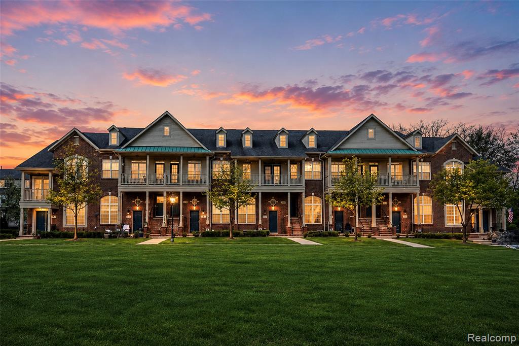454 Old Pine Way, Walled Lake, MI 48390 — Photo 2