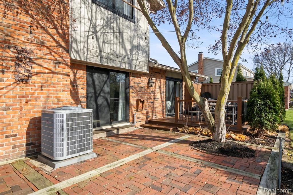 42085 Banbury Road, Northville, MI 48168 — Photo 49