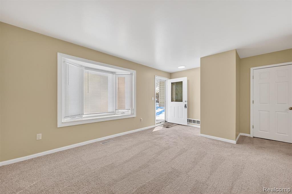 15654 Isabelle Street, Romulus, MI 48174 — Photo 6