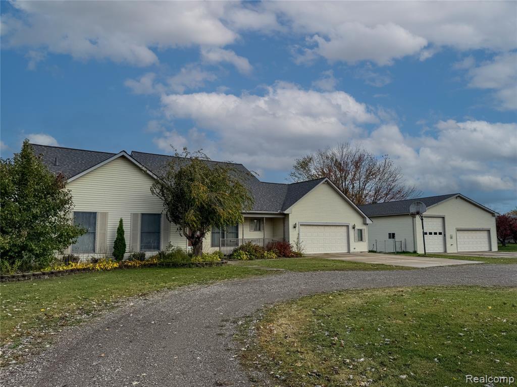 61170 North Avenue, Ray, MI — Photo 2