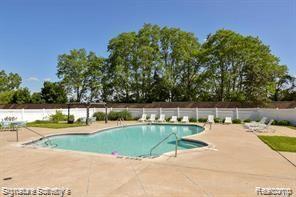 27671 W Echo Valley, Farmington Hills, MI 48334 — Photo 19