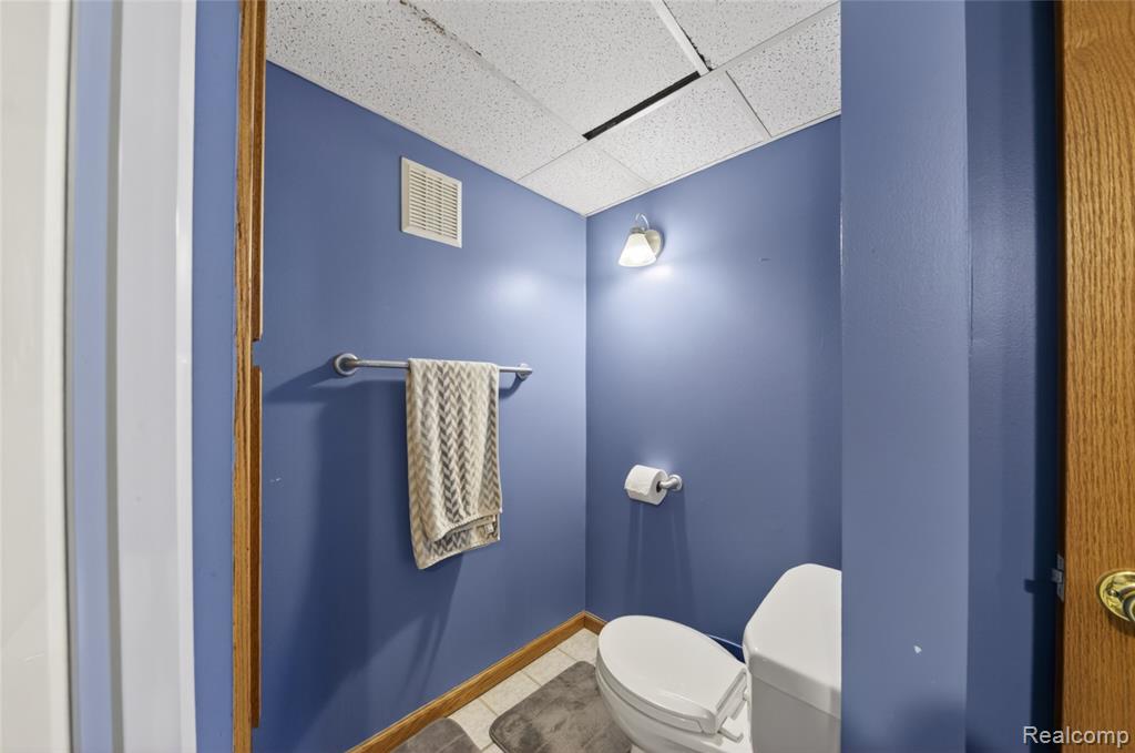 9818 Roseland Street, Livonia, MI 48150 — Photo 29