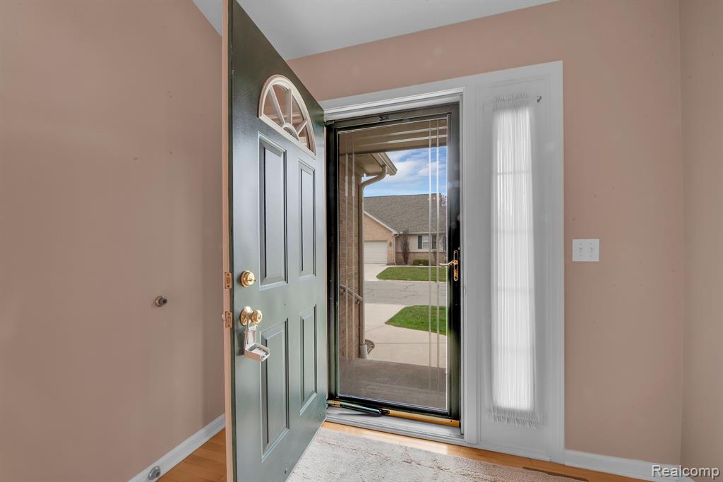 23778 ASHLEY Drive, Flat Rock, MI 48134 — Photo 6