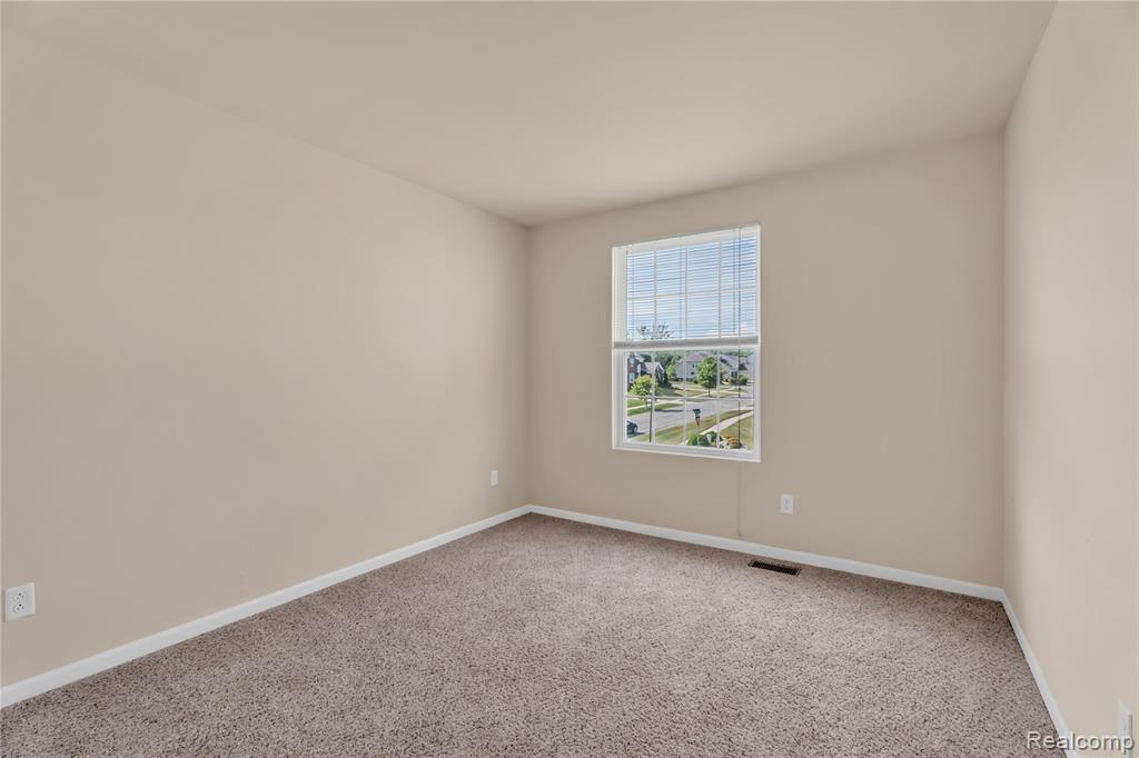 6119 AMBER Lane, Grand Blanc, MI 48439 — Photo 18