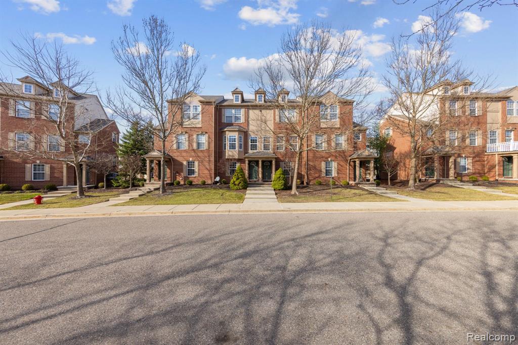 44744 GWINNETT Loop, Novi, MI 48377 — Photo 2