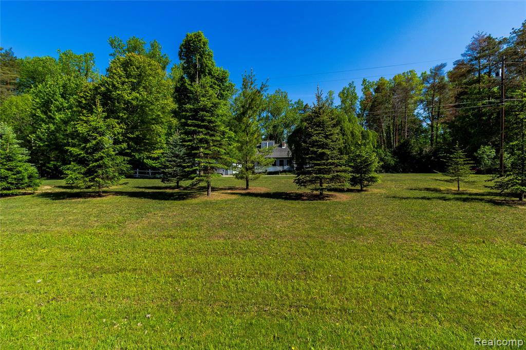 9051 Vienna Road, Otisville, MI 48463 — Photo 46
