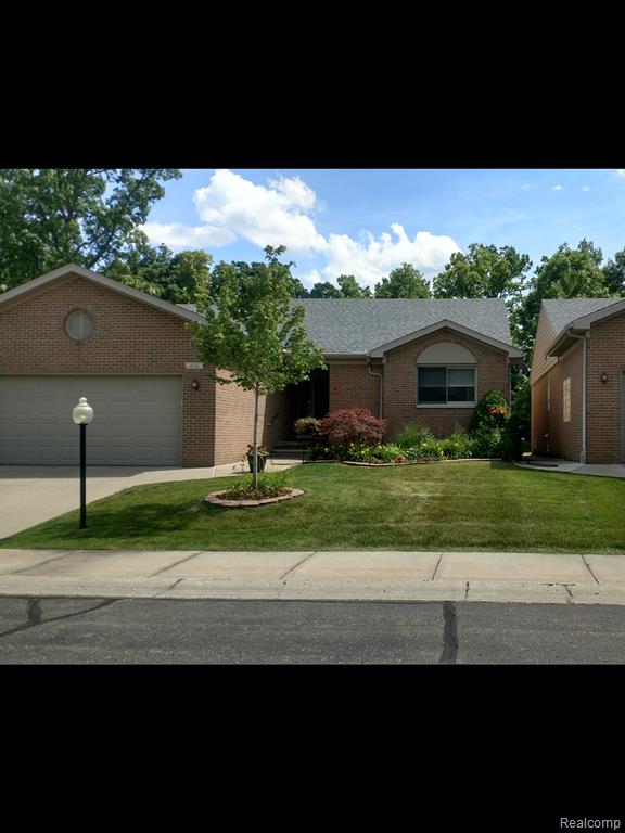 404 WALNUT Drive, 34, South Lyon, MI 48178 — Photo 30