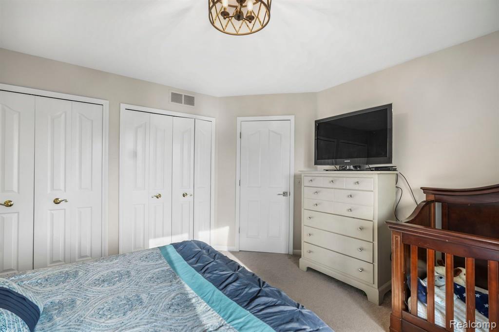 47352 DOVE Court, Shelby Twp, MI 48315 — Photo 40