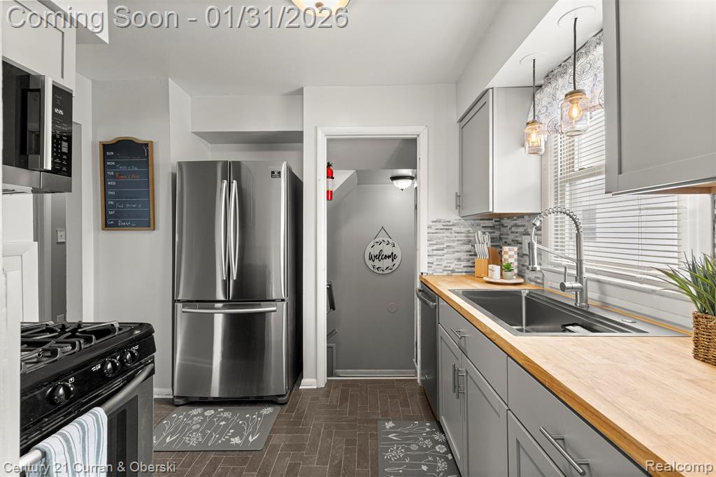 893 Cora Street, Wyandotte, MI 48192 — Photo 7